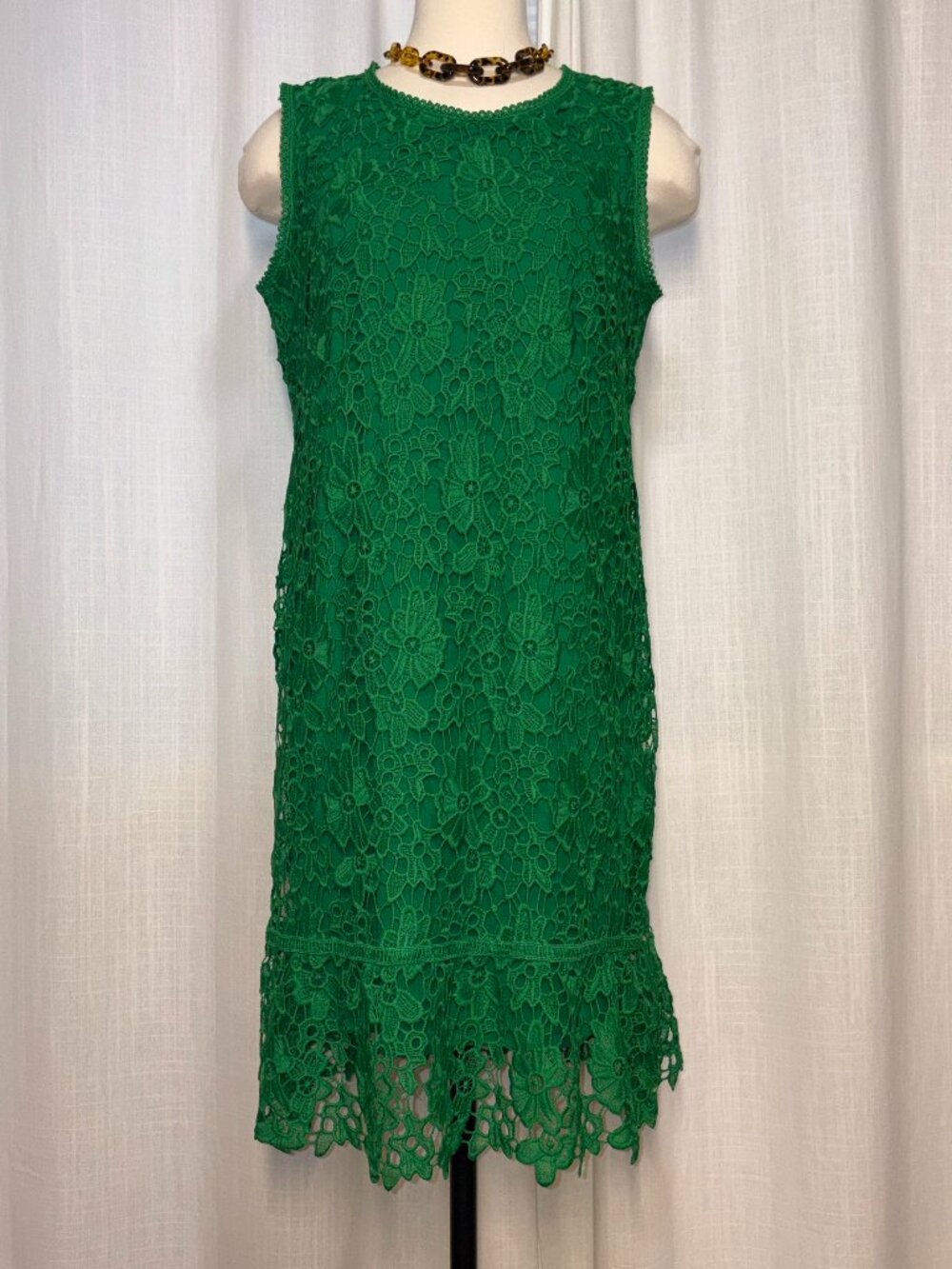Vibrant Green Sheath Dress with Intricate Overlay - Tulip Tier Skirt Hem